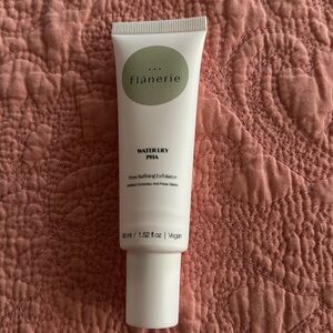 NEW!  Flanerie Water Lily PHA Pore Refining Exfoliator
